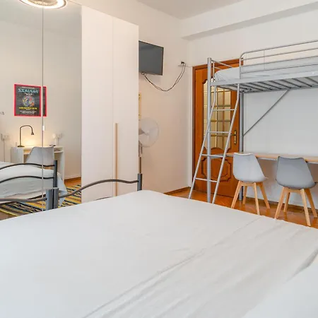 La Siesta, X Famiglie E Piccoli Gruppi * Turin